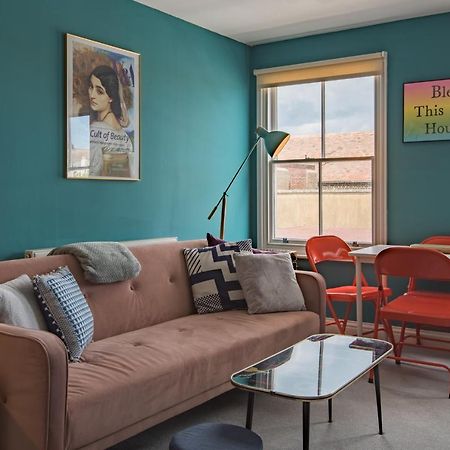 Blackhorse Loft - Spacious Apartment By The Sea Deal Exteriör bild