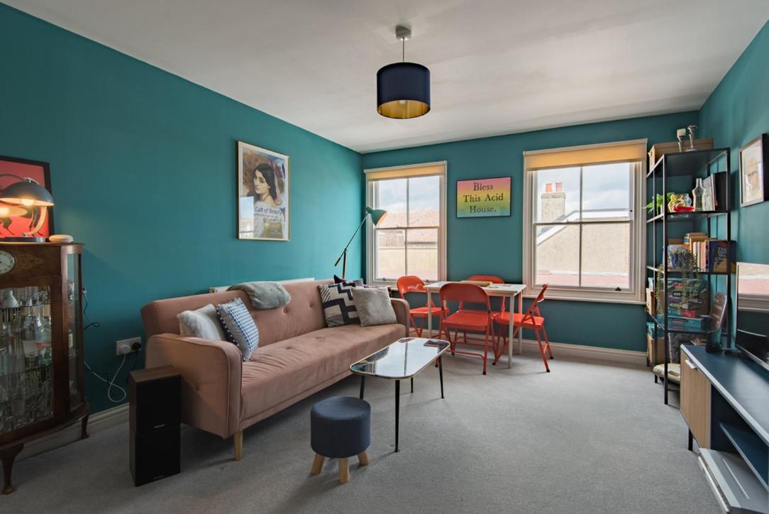 Blackhorse Loft - Spacious Apartment By The Sea Deal Exteriör bild